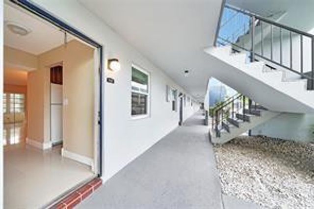 7897 Golf Cir Drive 112, Margate, FL 33063