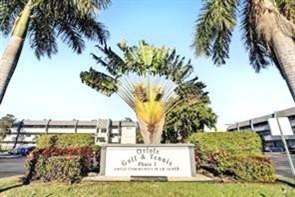 7897 Golf Cir Drive 112, Margate, FL 33063