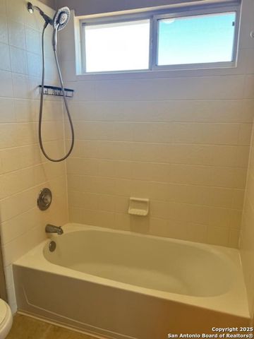 911 Treaty Oak, San Antonio, TX 78258