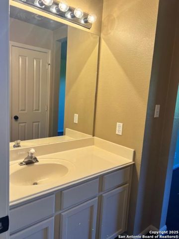 911 Treaty Oak, San Antonio, TX 78258