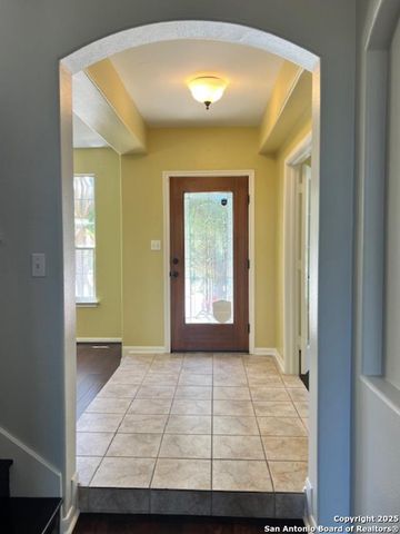 911 Treaty Oak, San Antonio, TX 78258