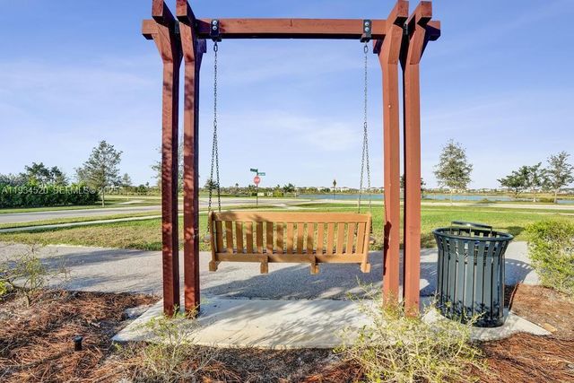 19594 Broad Shore Walk 19594, Loxahatchee, FL 33470