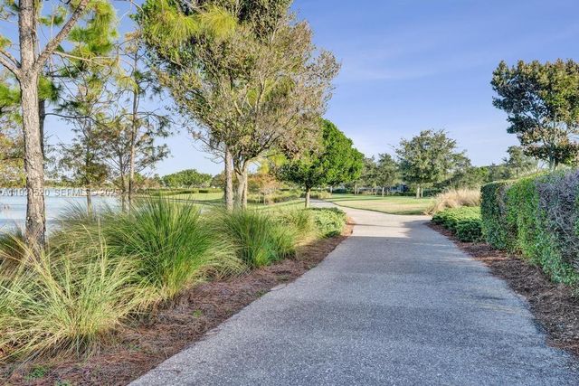 19594 Broad Shore Walk 19594, Loxahatchee, FL 33470