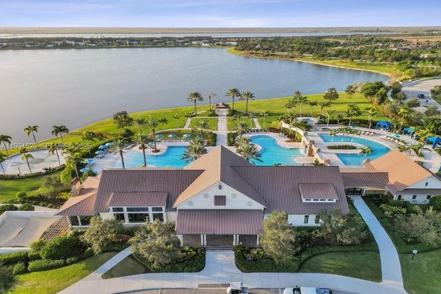 19594 Broad Shore Walk 19594, Loxahatchee, FL 33470