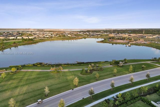 19594 Broad Shore Walk 19594, Loxahatchee, FL 33470