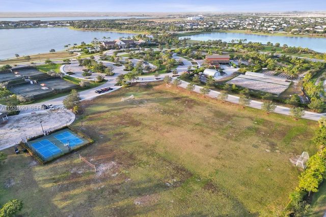 19594 Broad Shore Walk 19594, Loxahatchee, FL 33470