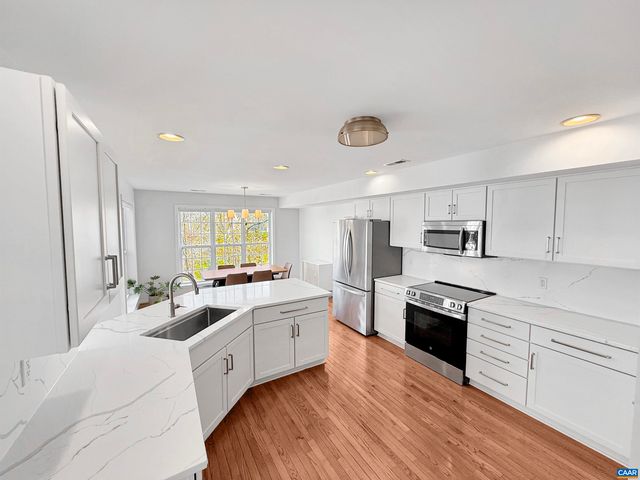 1310 COURTYARD DR, Charlottesville, VA 22903