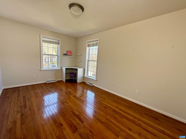 1310 COURTYARD DR, Charlottesville, VA 22903