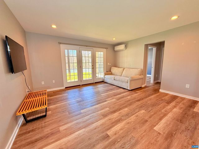 1310 COURTYARD DR, Charlottesville, VA 22903