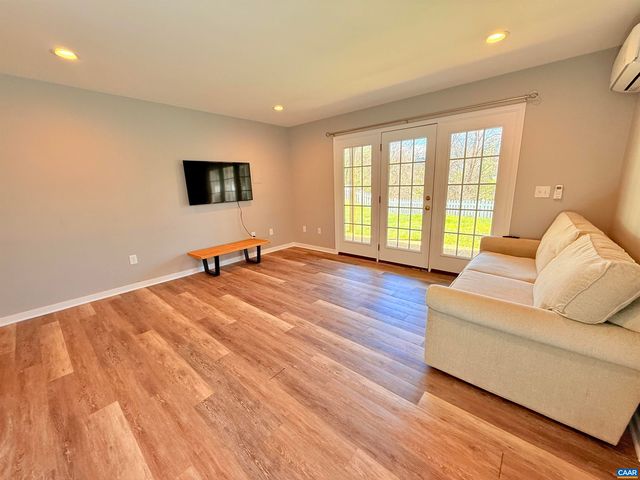 1310 COURTYARD DR, Charlottesville, VA 22903