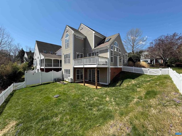 1310 COURTYARD DR, Charlottesville, VA 22903