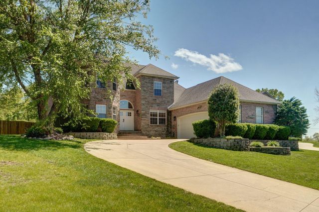 3202 N 10th Street, Ozark, MO 65721