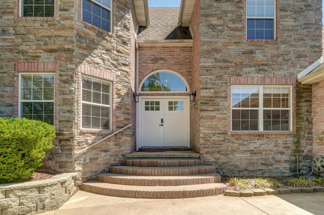 3202 N 10th Street, Ozark, MO 65721