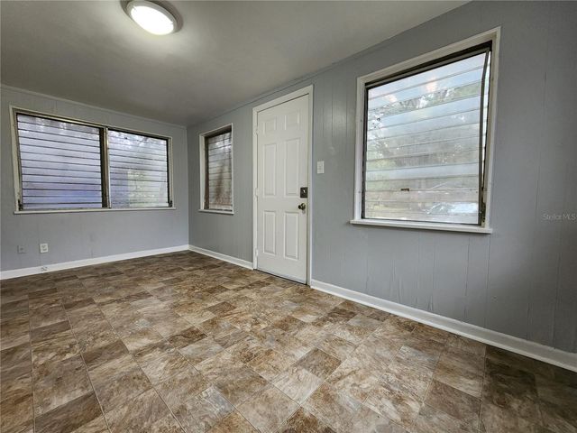 1327 NE 3RD AVENUE, Gainesville, FL 32641