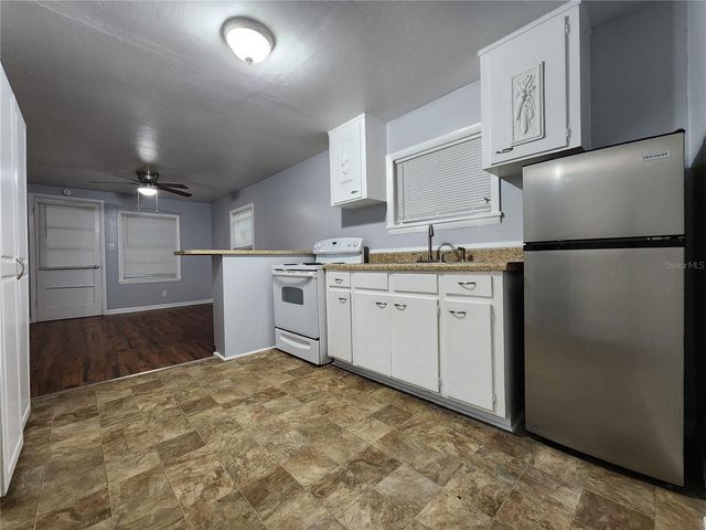 1327 NE 3RD AVENUE, Gainesville, FL 32641