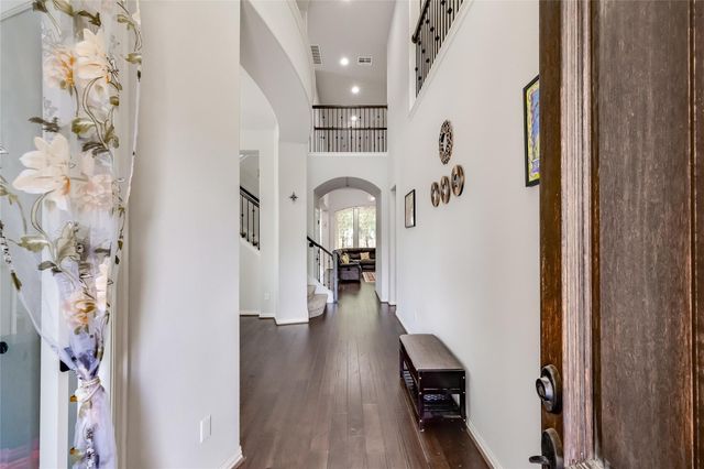 204 Lady Bird LN, Georgetown, TX 78628