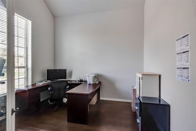 204 Lady Bird LN, Georgetown, TX 78628