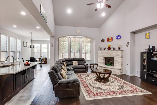 204 Lady Bird LN, Georgetown, TX 78628