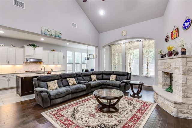 204 Lady Bird LN, Georgetown, TX 78628