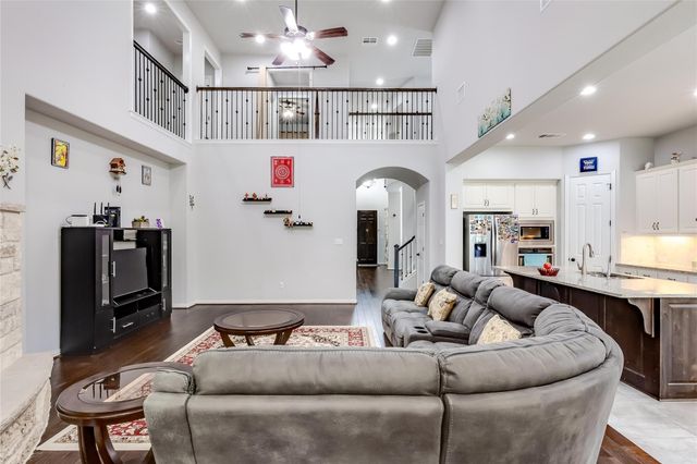 204 Lady Bird LN, Georgetown, TX 78628