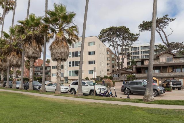 1039 Coast Blvd E, La Jolla, CA 92037