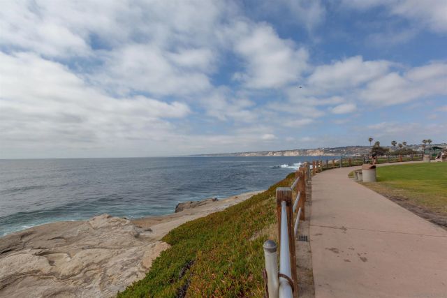 1039 Coast Blvd E, La Jolla, CA 92037