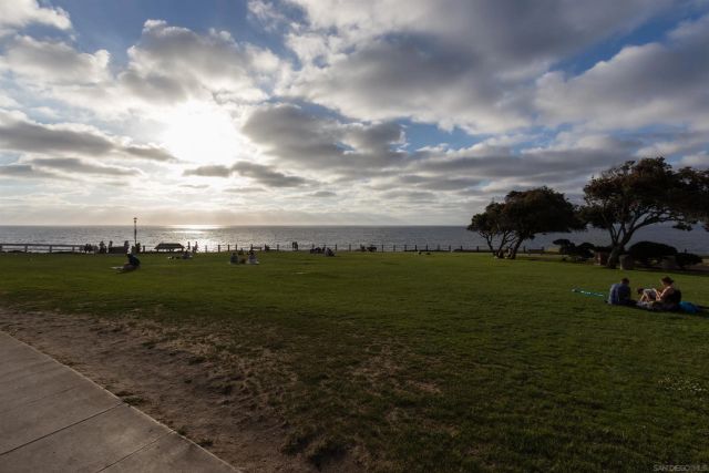 1039 Coast Blvd E, La Jolla, CA 92037