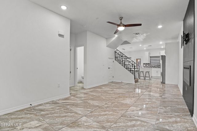 6315 ESCONDIDO Drive J, El Paso, TX 79912