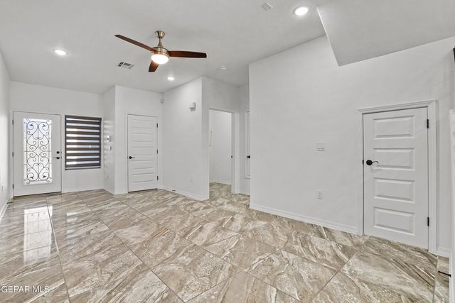 6315 ESCONDIDO Drive J, El Paso, TX 79912