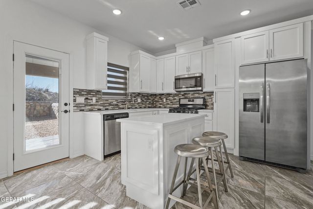 6315 ESCONDIDO Drive J, El Paso, TX 79912