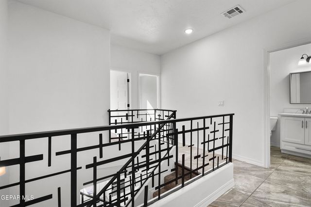 6315 ESCONDIDO Drive J, El Paso, TX 79912