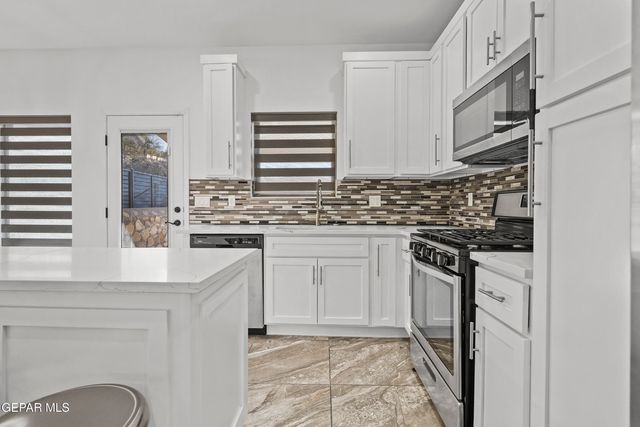 6315 ESCONDIDO Drive J, El Paso, TX 79912