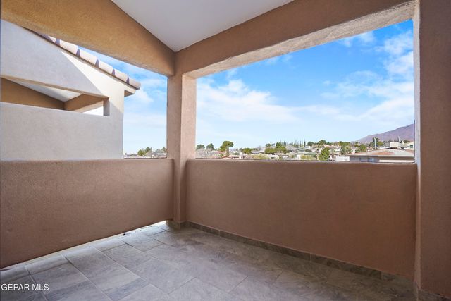 6315 ESCONDIDO Drive J, El Paso, TX 79912