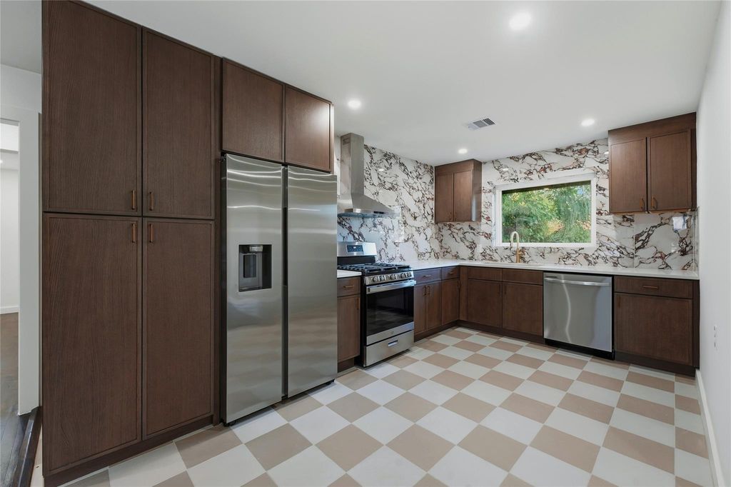4709 Nina Lee Lane, Houston, TX 77092