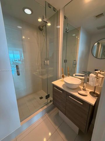 650 NE 32nd St 3405, Miami, FL 33137