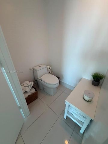 650 NE 32nd St 3405, Miami, FL 33137