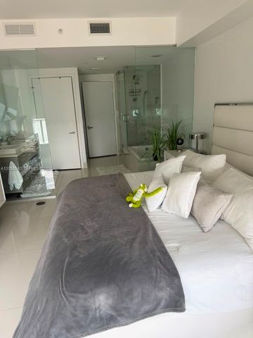 650 NE 32nd St 3405, Miami, FL 33137