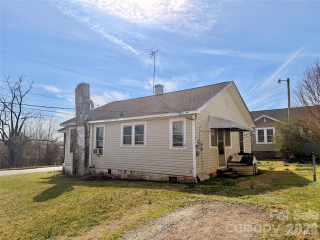 216 N Brady Avenue, Newton, NC 28658