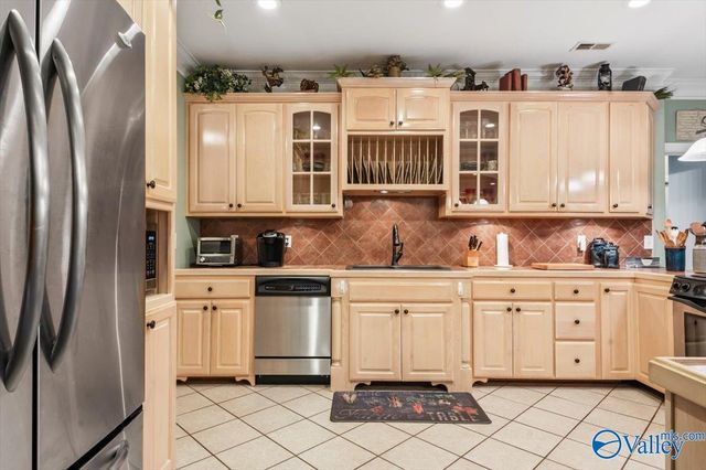 3601 Wyeth Drive, Guntersville, AL 35976