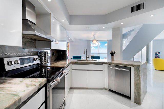 6767 Collins Ave 1903, Miami Beach, FL 33141