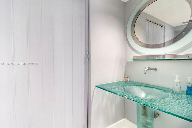 6767 Collins Ave 1903, Miami Beach, FL 33141