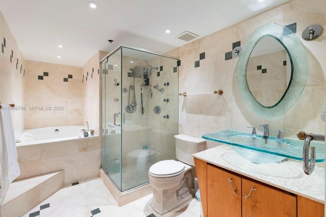 6767 Collins Ave 1903, Miami Beach, FL 33141