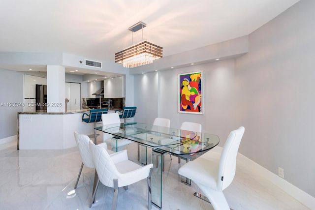 6767 Collins Ave 1903, Miami Beach, FL 33141