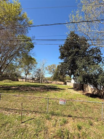 107 Penick Road, Waller, TX 77484
