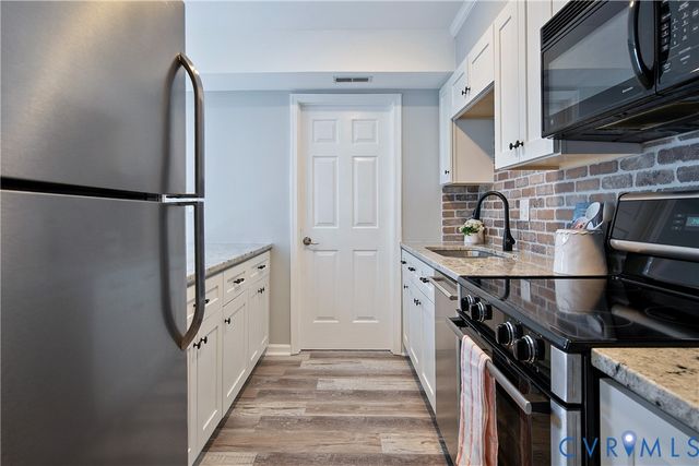 34 Brandywine Ct, Colonial Heights, VA 23834