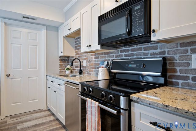 34 Brandywine Ct, Colonial Heights, VA 23834