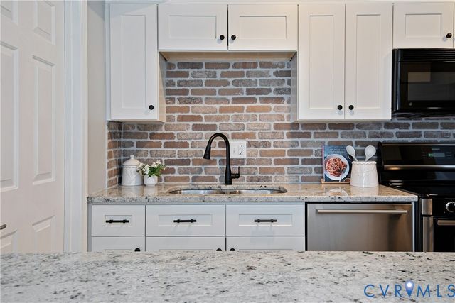 34 Brandywine Ct, Colonial Heights, VA 23834