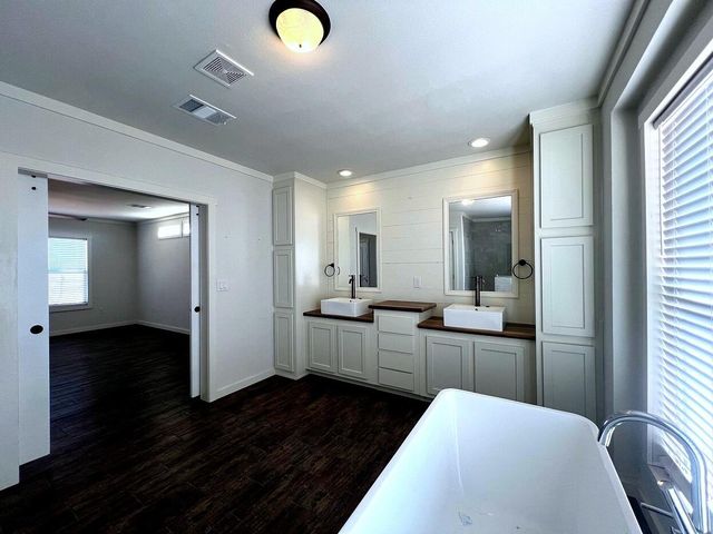 3168 I-27, Abernathy, TX 79311