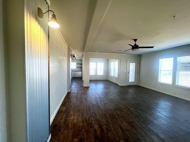 3168 I-27, Abernathy, TX 79311