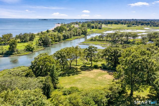 11 Beachside Common, Westport, CT 06880